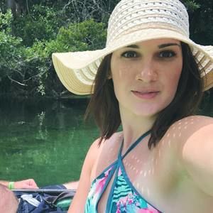 Meet your Posher, Danielle